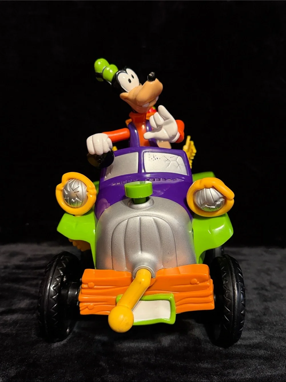 2000 Disney Goofy Jalopy Car Let’s Go For a Bumpy Ride Vehicle Sounds & Vibrates